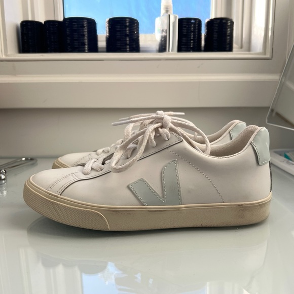 VEJA sneakers. Light blue/light teal. Worn once. Great condition!! - Picture 2 of 7